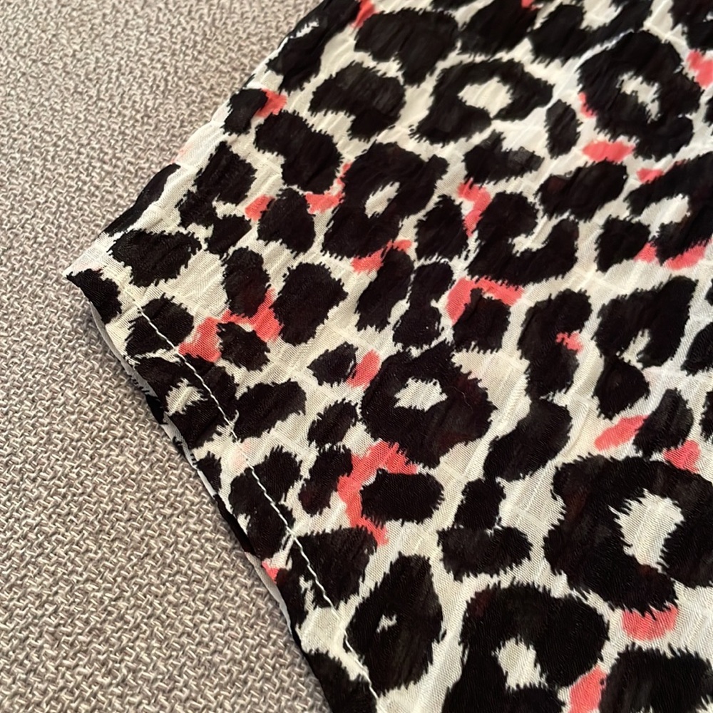 🌷Loft Animal Print Lightweight Top with Ruffle Details Small Sleeveless - Picture 9 of 11